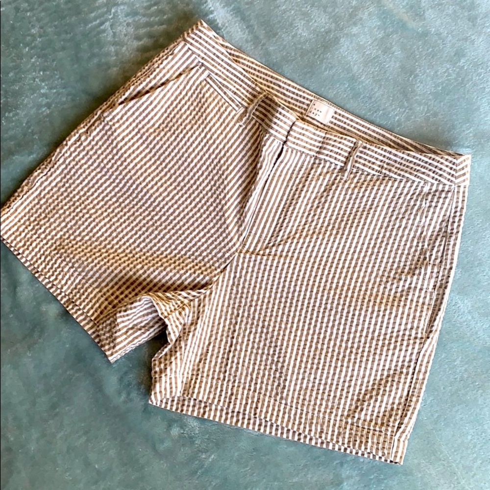 striped shorts